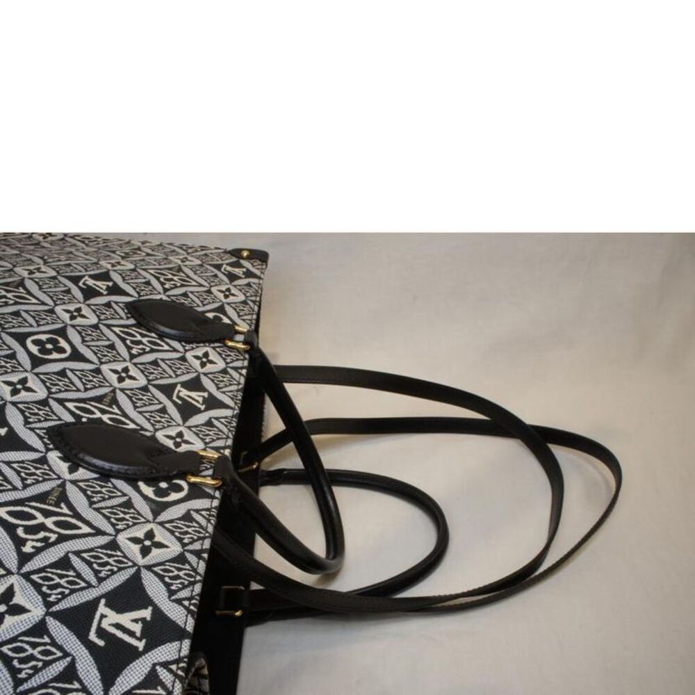 Louis Vuitton On-the-go GM Tote Bag - Picture 5 of 5